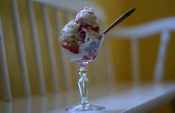 rhubarb crisp ice cream 5